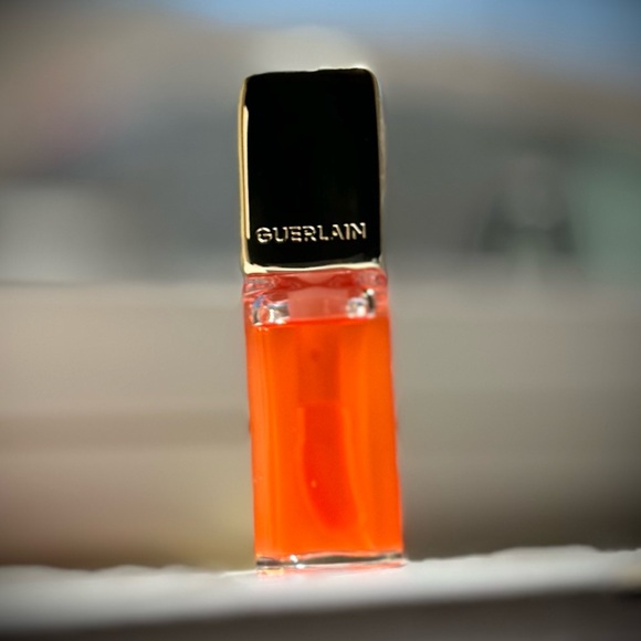 🆕 GUERLAIN Kiss Kiss Bee Glow Lip Oil in 319 Peach Glow - Fresh Coral NIB - Picture 1 of 5